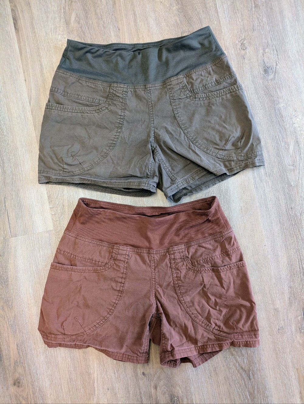 Prana Women's Kanab High-Waist Shorts In Stone Brown And Reddish Brown - Picture 2 of 3